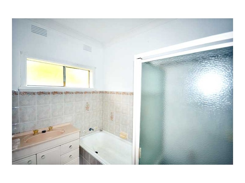 8 Cook Street, Wagga Wagga NSW 2650