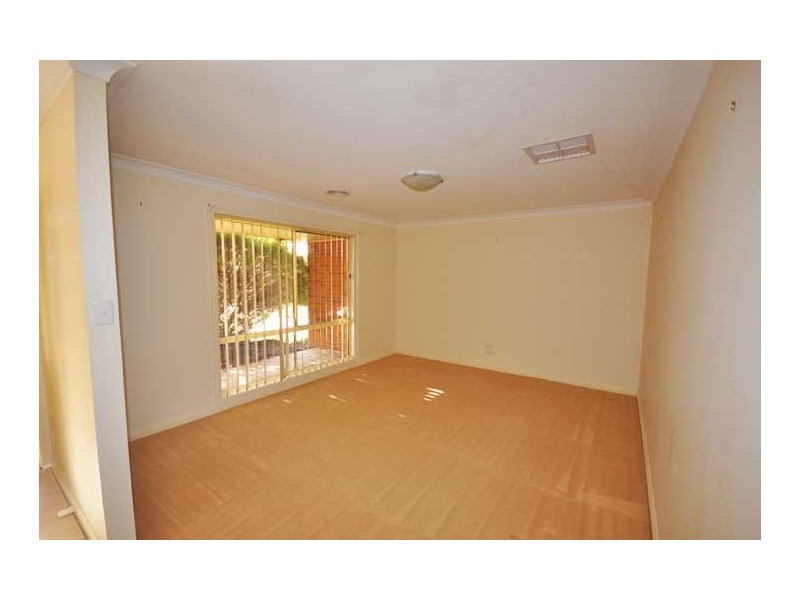 6 Wilton Street, Bourkelands NSW 2650