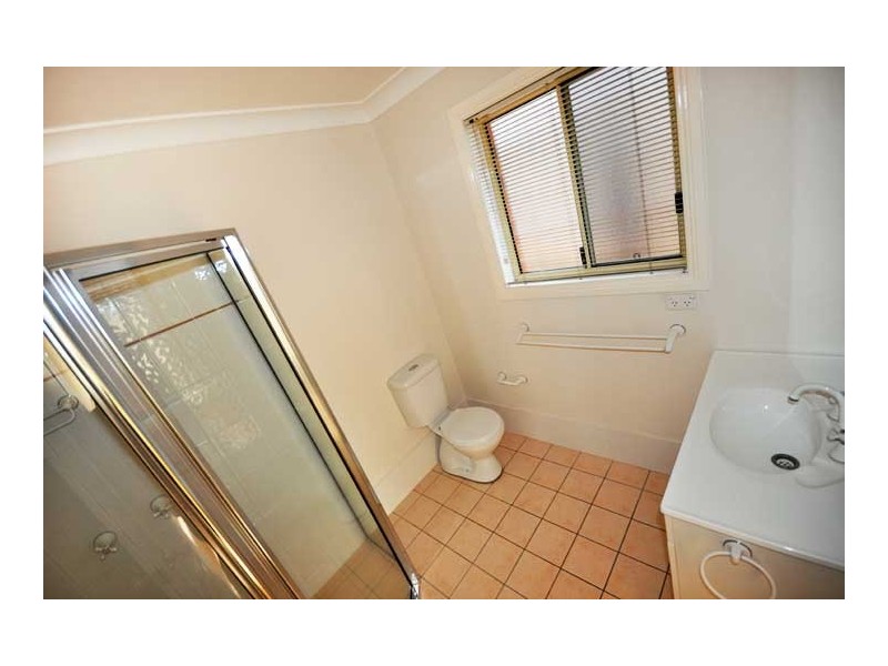 6 Wilton Street, Bourkelands NSW 2650