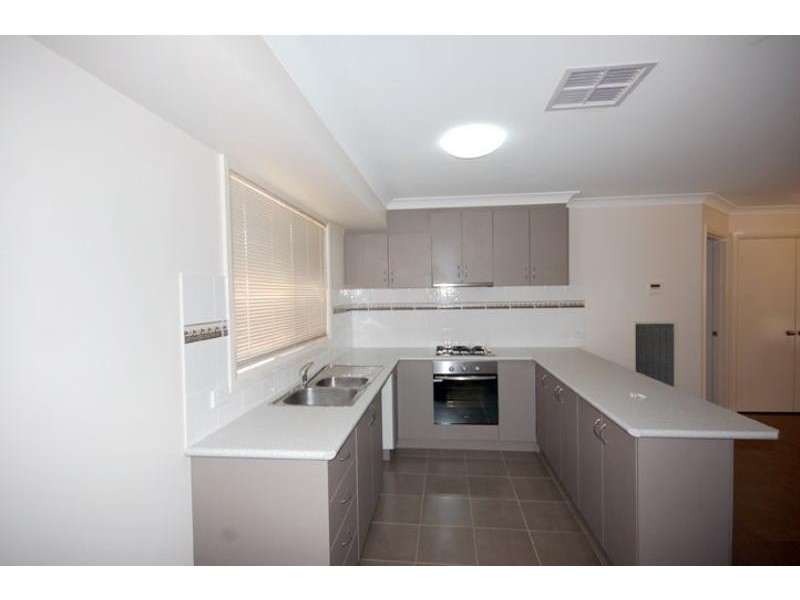 2/2 Macquarie Street, Wagga Wagga NSW 2650