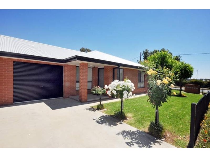 1/2 Macquarie Street, Wagga Wagga NSW 2650