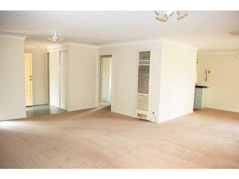 1/8 Japonica Place, Forest Hill NSW 2651