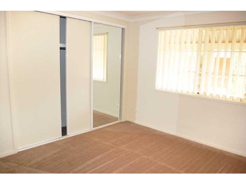 1/8 Japonica Place, Forest Hill NSW 2651