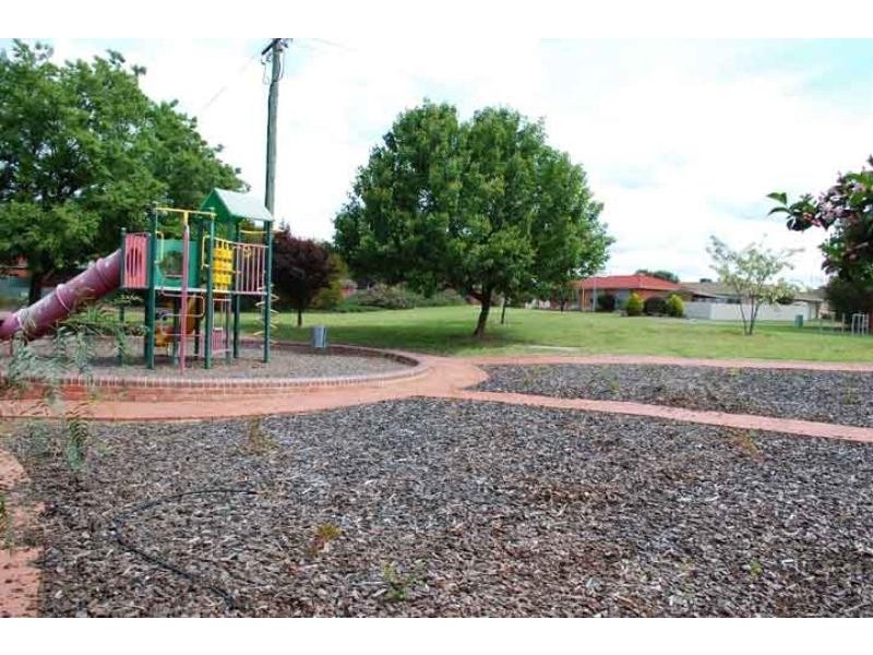 3/8 Japonica Place, Forest Hill NSW 2651