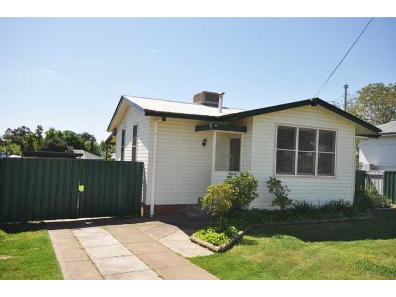 6 Gowrie Parade, Wagga Wagga NSW 2650