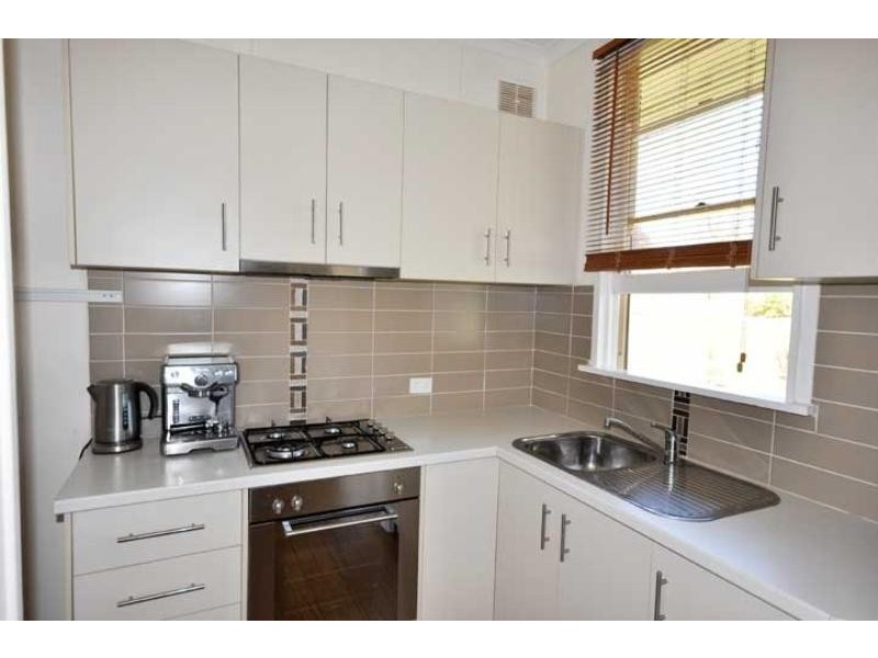 6 Gowrie Parade, Wagga Wagga NSW 2650