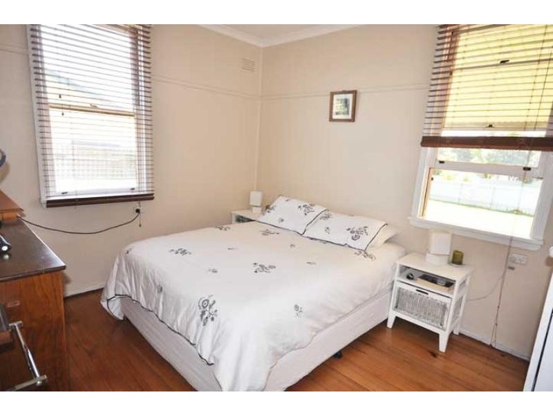 6 Gowrie Parade, Wagga Wagga NSW 2650