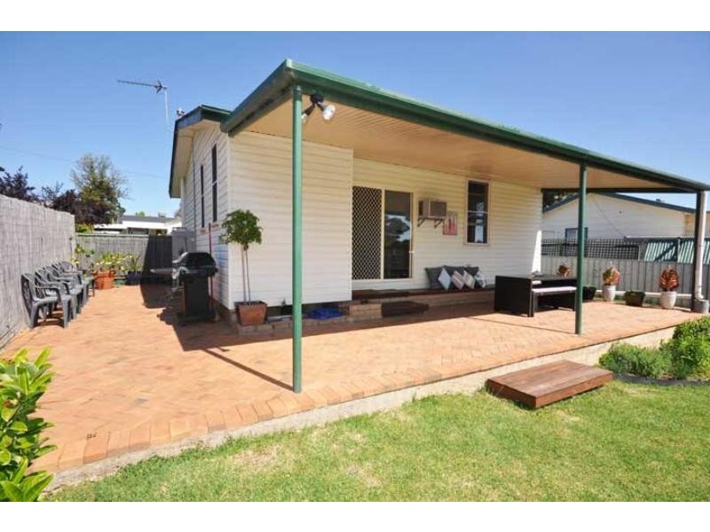 6 Gowrie Parade, Wagga Wagga NSW 2650