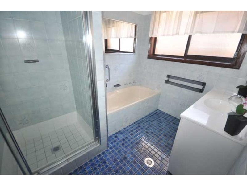 21 Alldis Place, Kooringal NSW 2650