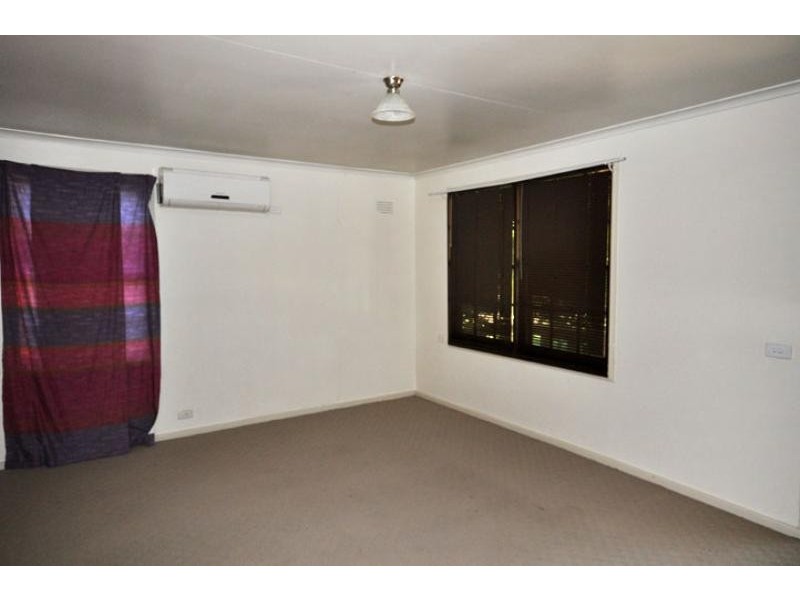 7 Warren Place, Mount Austin NSW 2650