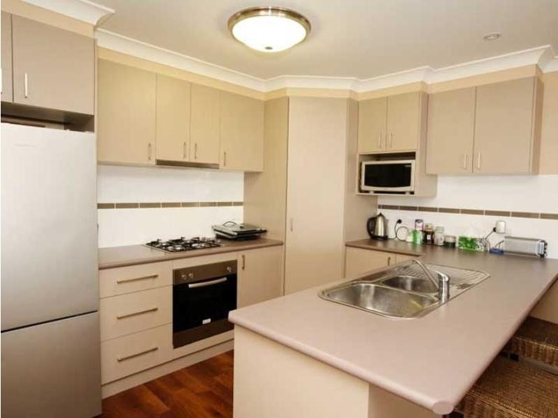 68 Kaloona Drive, Bourkelands NSW 2650