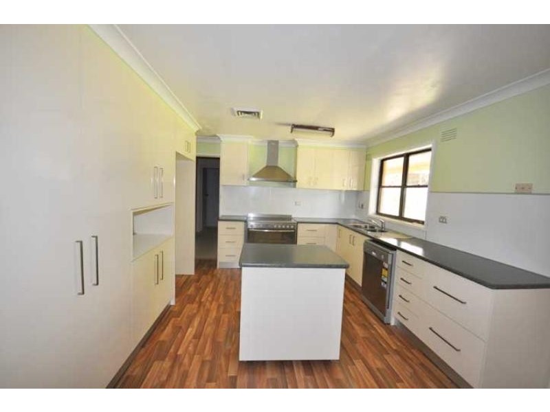 44 Alexander Street, Wagga Wagga NSW 2650