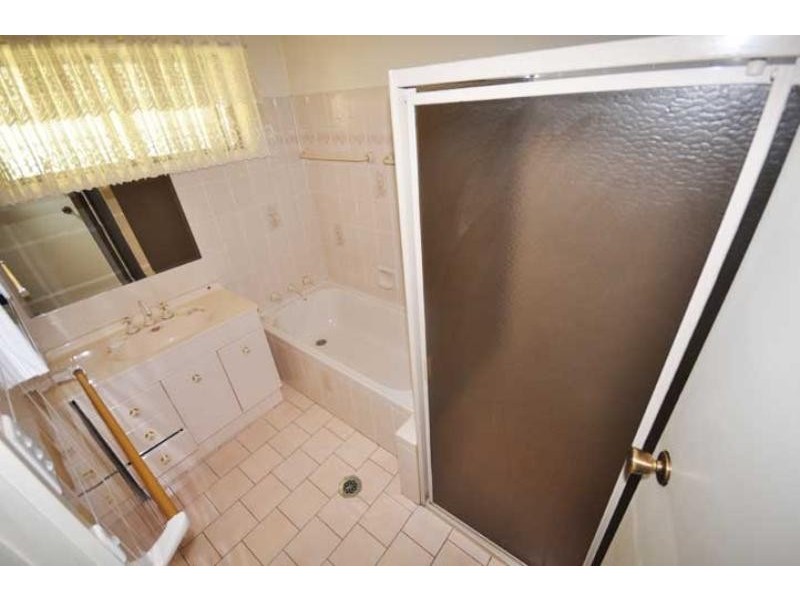 44 Alexander Street, Wagga Wagga NSW 2650