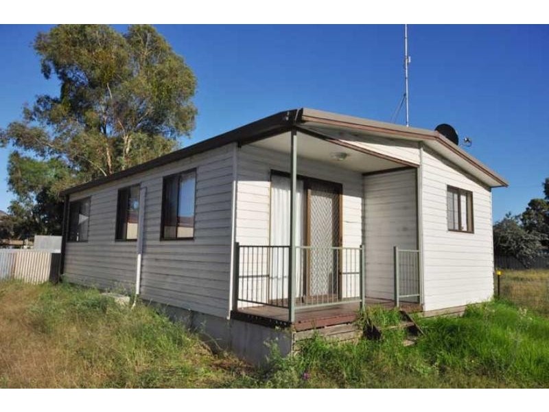 36 Railway Street, The Rock NSW 2655
