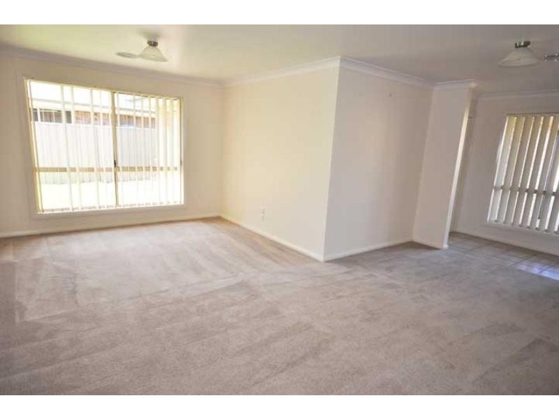 28 Kaloona Dr, Bourkelands NSW 2650