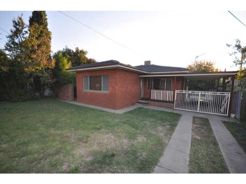 14 Raye Street, Tolland NSW 2650