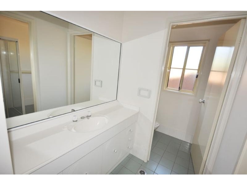 2/8 Japonica Place, Forest Hill NSW 2651