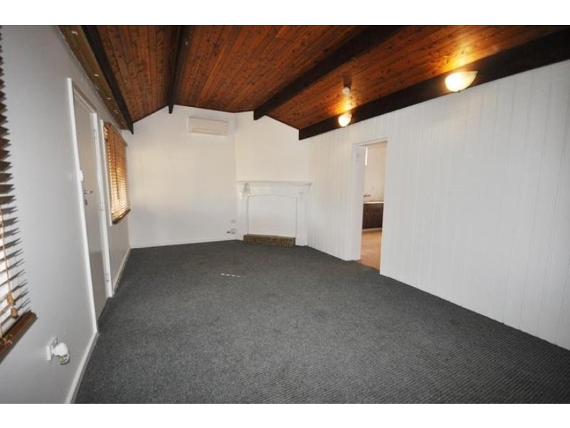 73 Best Street, Wagga Wagga NSW 2650