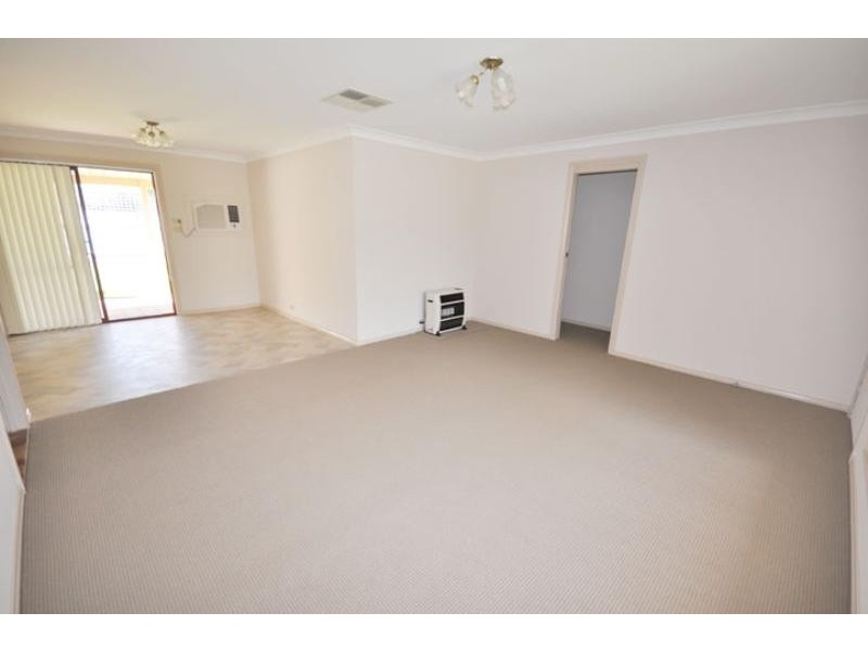 2/52 Eldershaw Drive, Forest Hill NSW 2651