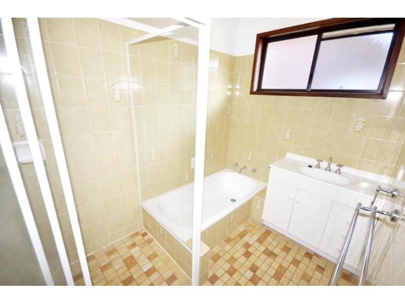 29 Goborra Street, Glenfield Park NSW 2650