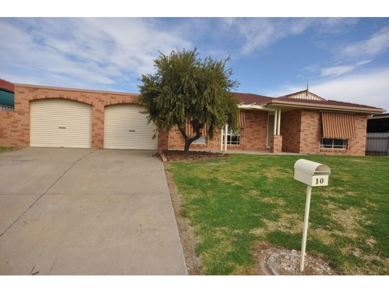 10 Yentoo Drive, Glenfield Park NSW 2650