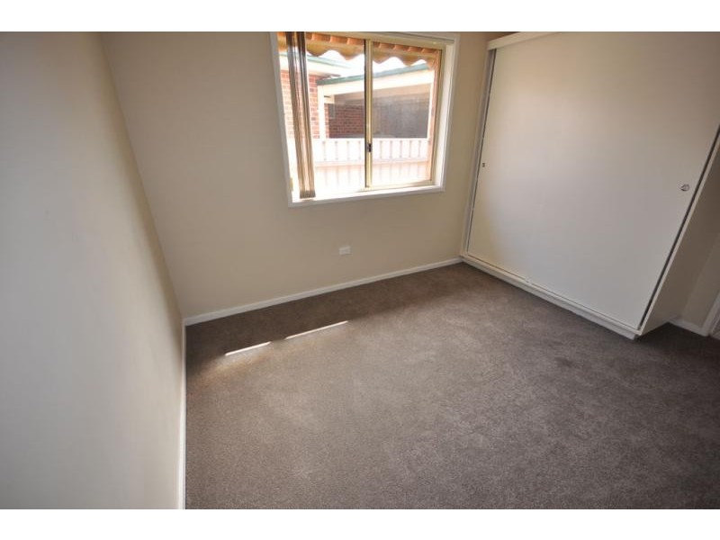 10 Yentoo Drive, Glenfield Park NSW 2650