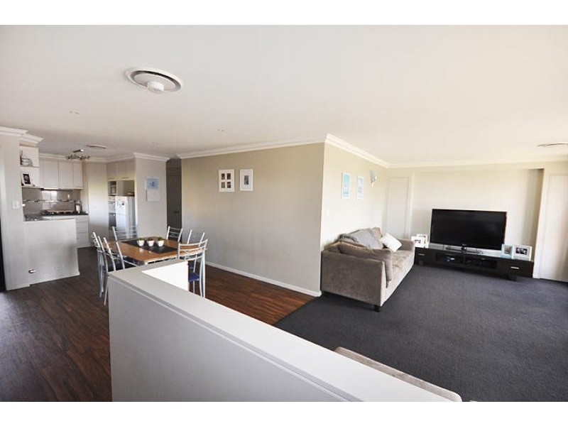 2 Greenway Street, Lloyd NSW 2650