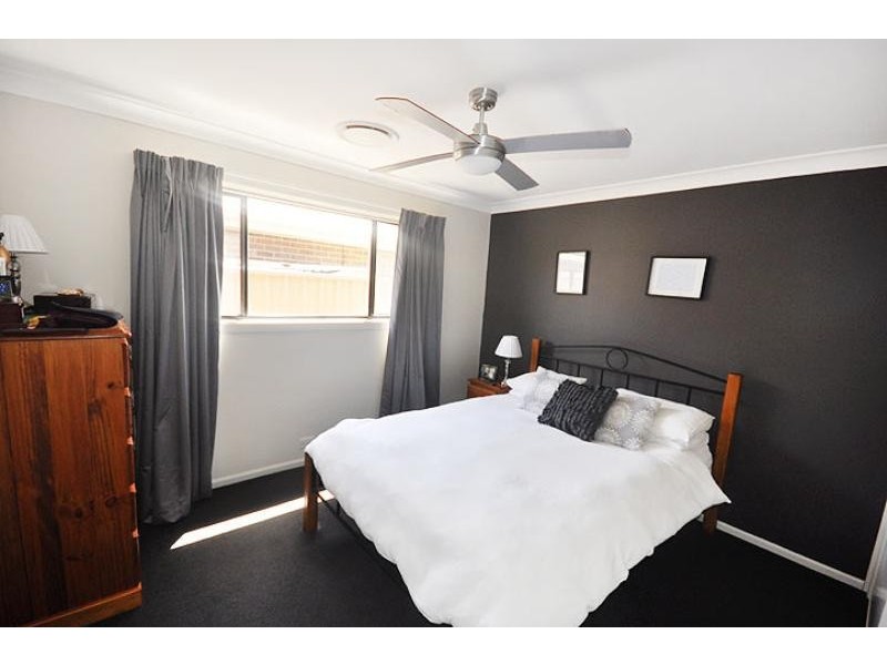 2 Greenway Street, Lloyd NSW 2650