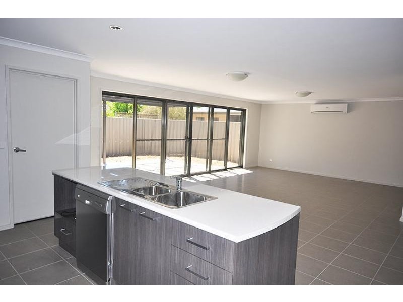 1/21 The Boulevarde, Kooringal NSW 2650