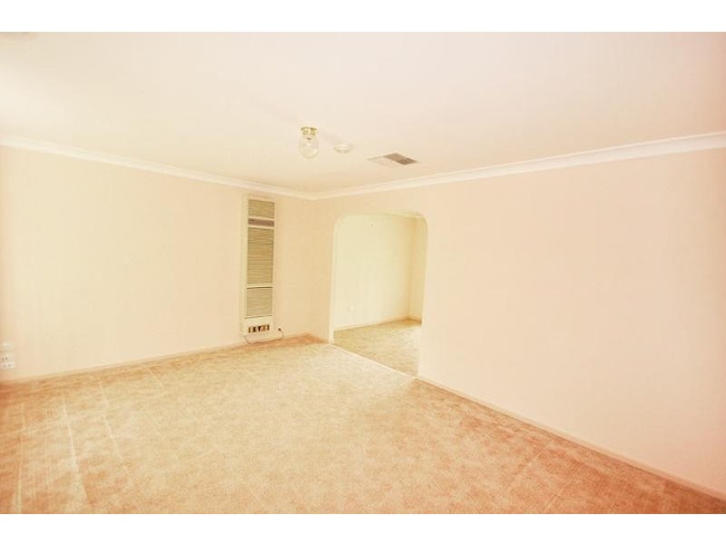 66 Balleroo Crescent, Glenfield Park NSW 2650