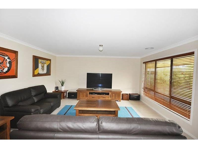 4 Protea Place, Forest Hill NSW 2651