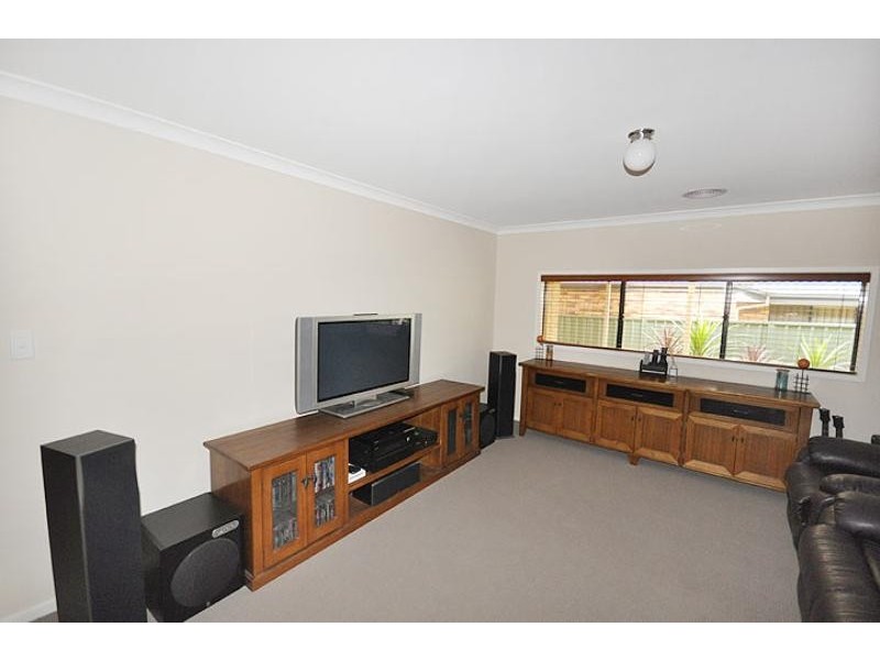 4 Protea Place, Forest Hill NSW 2651