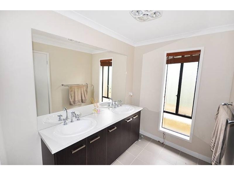 4 Protea Place, Forest Hill NSW 2651