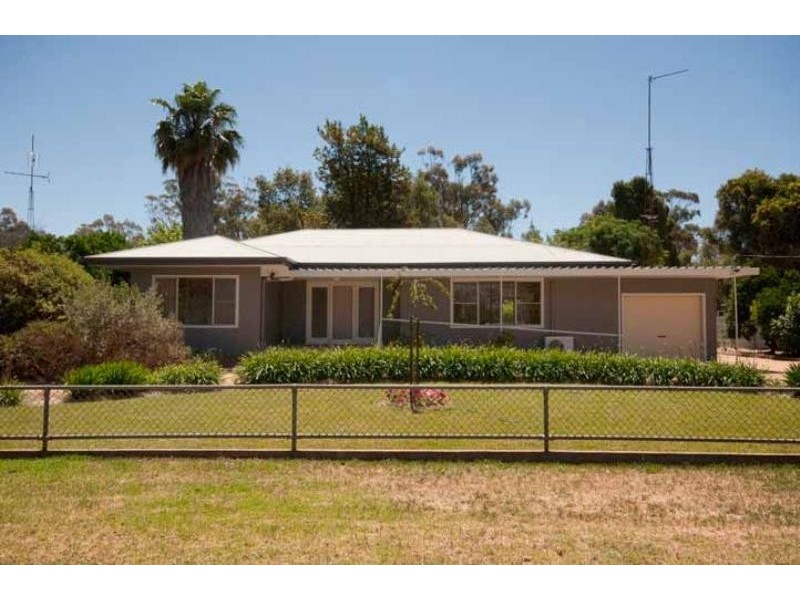 63 Urana Street, Lockhart NSW 2656
