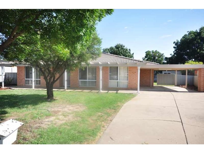 5 Yungana Place, Glenfield Park NSW 2650