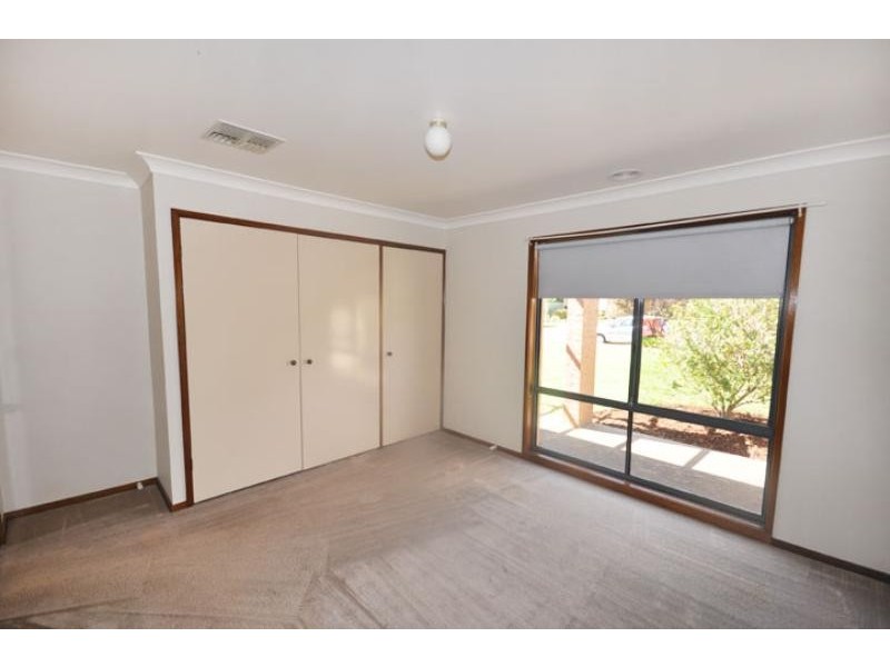 5 Yungana Place, Glenfield Park NSW 2650