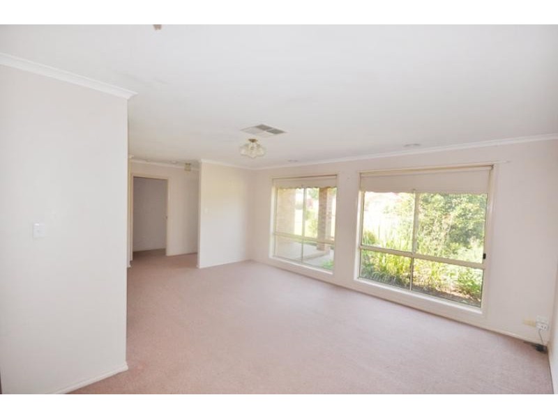 52 Balleroo Crescent, Glenfield Park NSW 2650