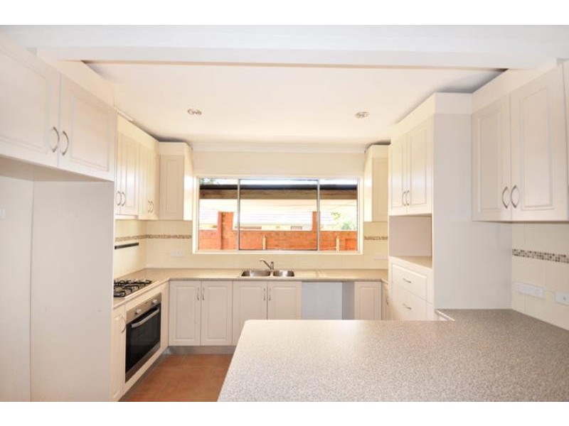 168 Fernleigh Road, Wagga Wagga NSW 2650