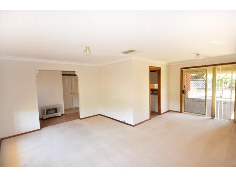 19 Nunkerie Street, Glenfield Park NSW 2650
