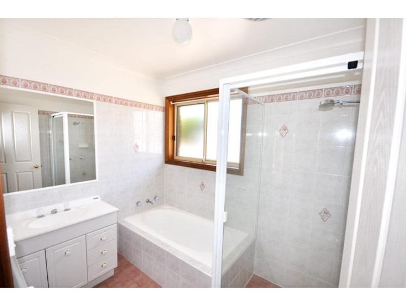 19 Nunkerie Street, Glenfield Park NSW 2650