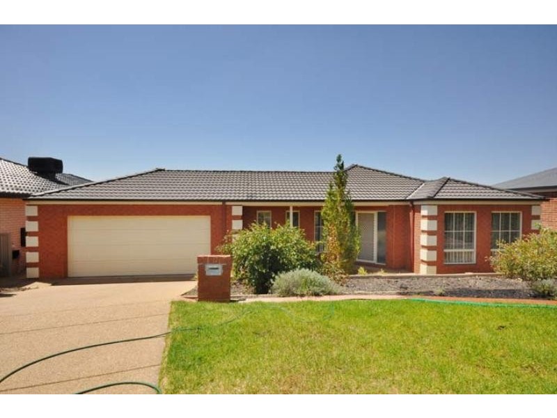 7 Nethereby Place, Bourkelands NSW 2650