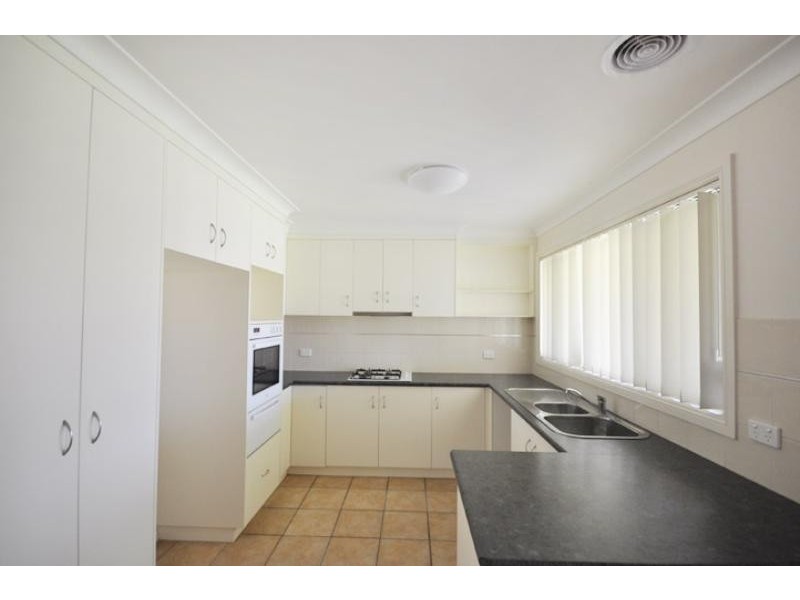 20 Bedervale Street, Bourkelands NSW 2650