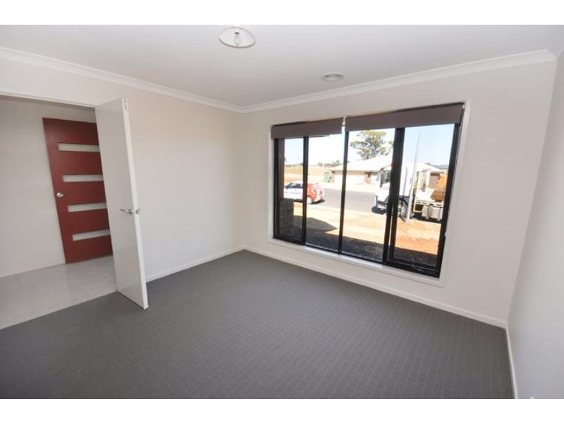 37 Melaleuca Drive, Forest Hill NSW 2651