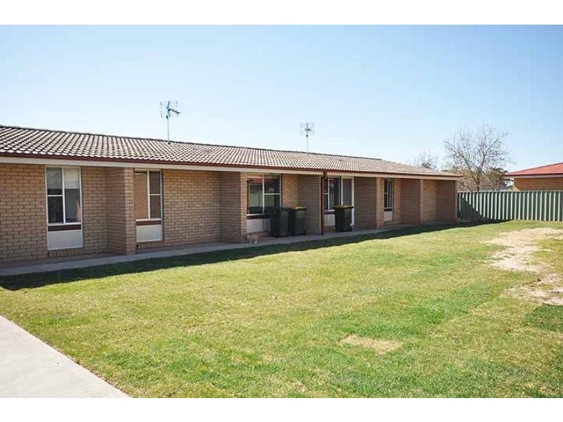 4/30-32 Hayes, Lockhart NSW 2656