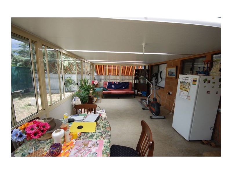 8 Best, Uranquinty NSW 2652