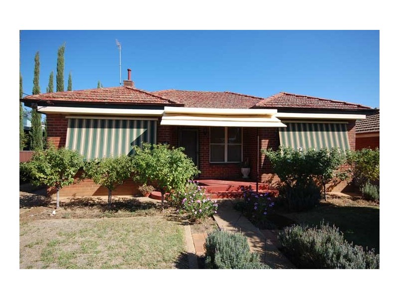 80 Bourke St, Turvey Park NSW 2650