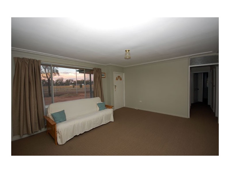 9-11 Hill St, Ganmain NSW 2702