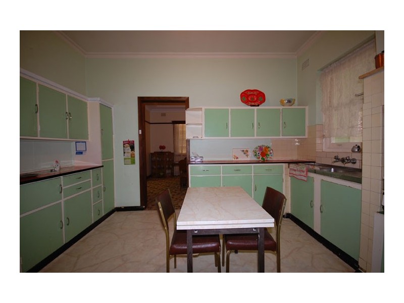 6 Meurant St, Wagga Wagga NSW 2650