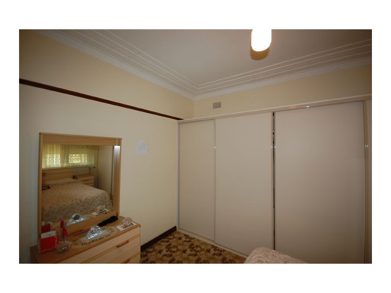 6 Meurant St, Wagga Wagga NSW 2650