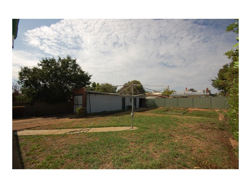 6 Meurant St, Wagga Wagga NSW 2650